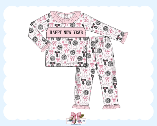 PO28: Girl's New Years Lounge (ETA: DECEMBER)