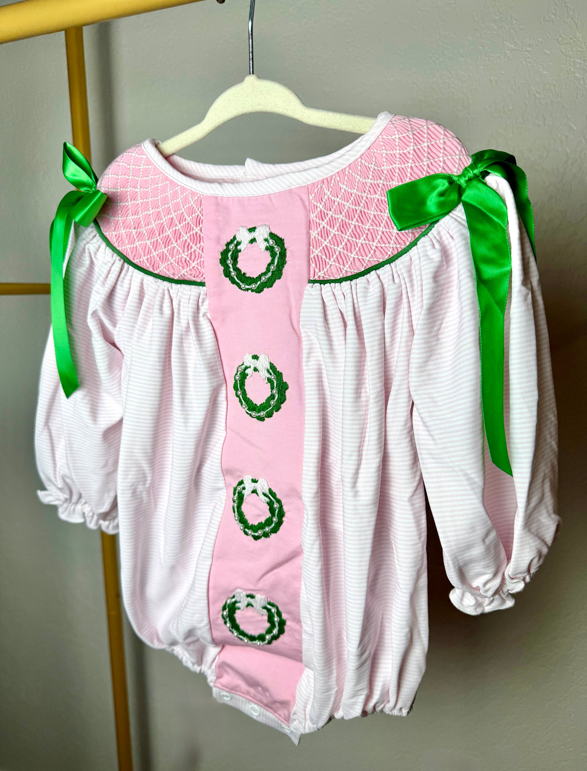 Pastel Wreaths: Girl's Bubble